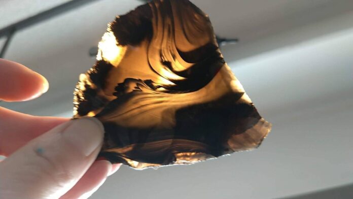 Đá Obsidian Midnight Lace