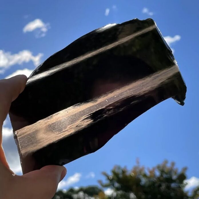 Đá Obsidian Midnight Lace (Ảnh: Internet)