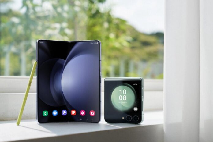 Điện thoại màn hình gập Galaxy Z Fold 5 và Galaxy Z Flip 5 của Samsung (Ảnh: Internet) Điện thoại màn hình gập Galaxy Z Fold 5 và Galaxy Z Flip 5 của Samsung (Ảnh: Internet)