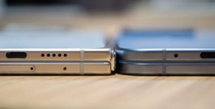 Độ dày của Pixel 10 Pro Fold màu Moonstone so với Pixel 9 Pro Fold màu Porcelain (Ảnh: Internet)