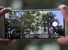Chụp ảnh bằng điện thoại Samsung (Ảnh: Internet)
