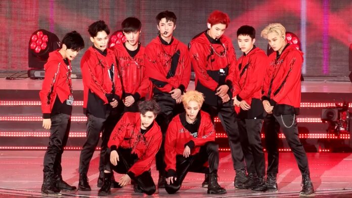 EXO là nhóm nhạc K-pop nổi tiếng của SM Entertainment, được thành lập vào năm 2012, và đã giành được thành công lớn cả ở Hàn Quốc và quốc tế trước khi một số thành viên rời nhóm để theo đuổi sự nghiệp cá nhân (Ảnh: Internet)
