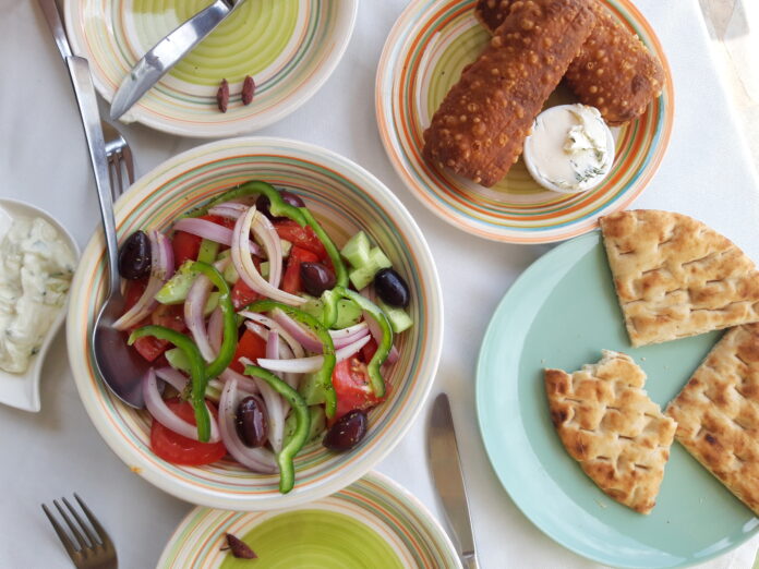 Going Greek chuyên về đồ ăn Hy Lạp (Ảnh: Internet)