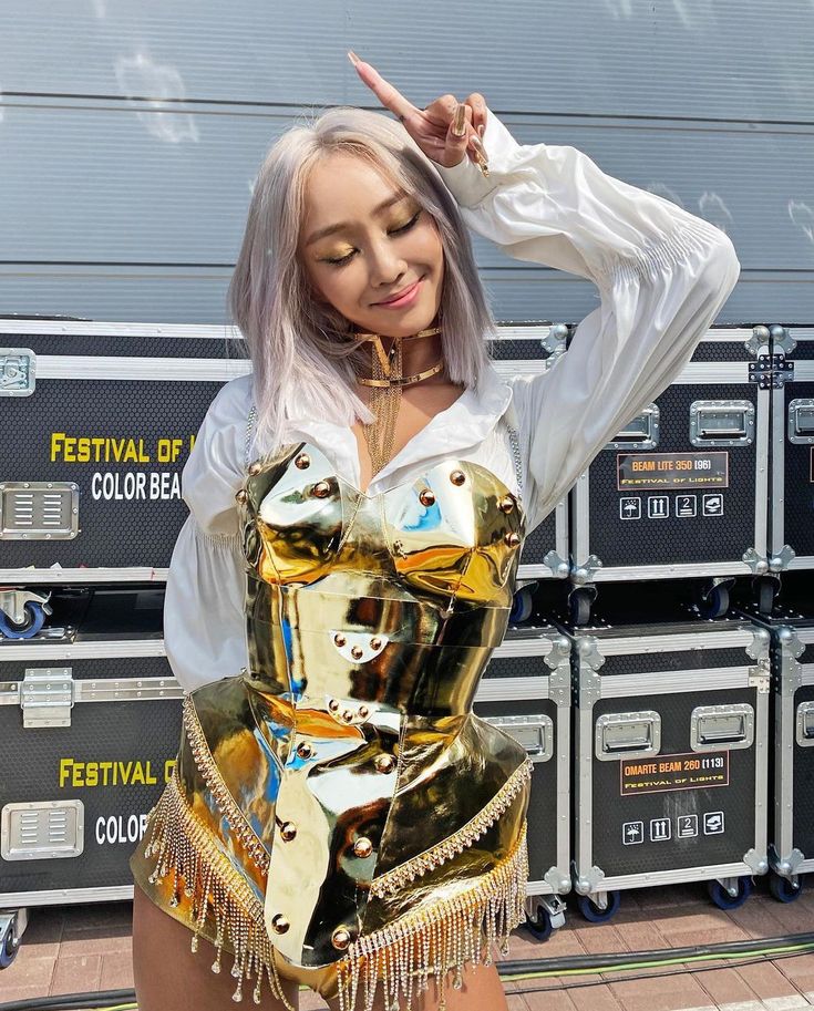 Fancon cũng là cơ hội giúp fan và idol trở nên gần gũi và giao lưu nhiều hơn (Nguồn ảnh: Internet)