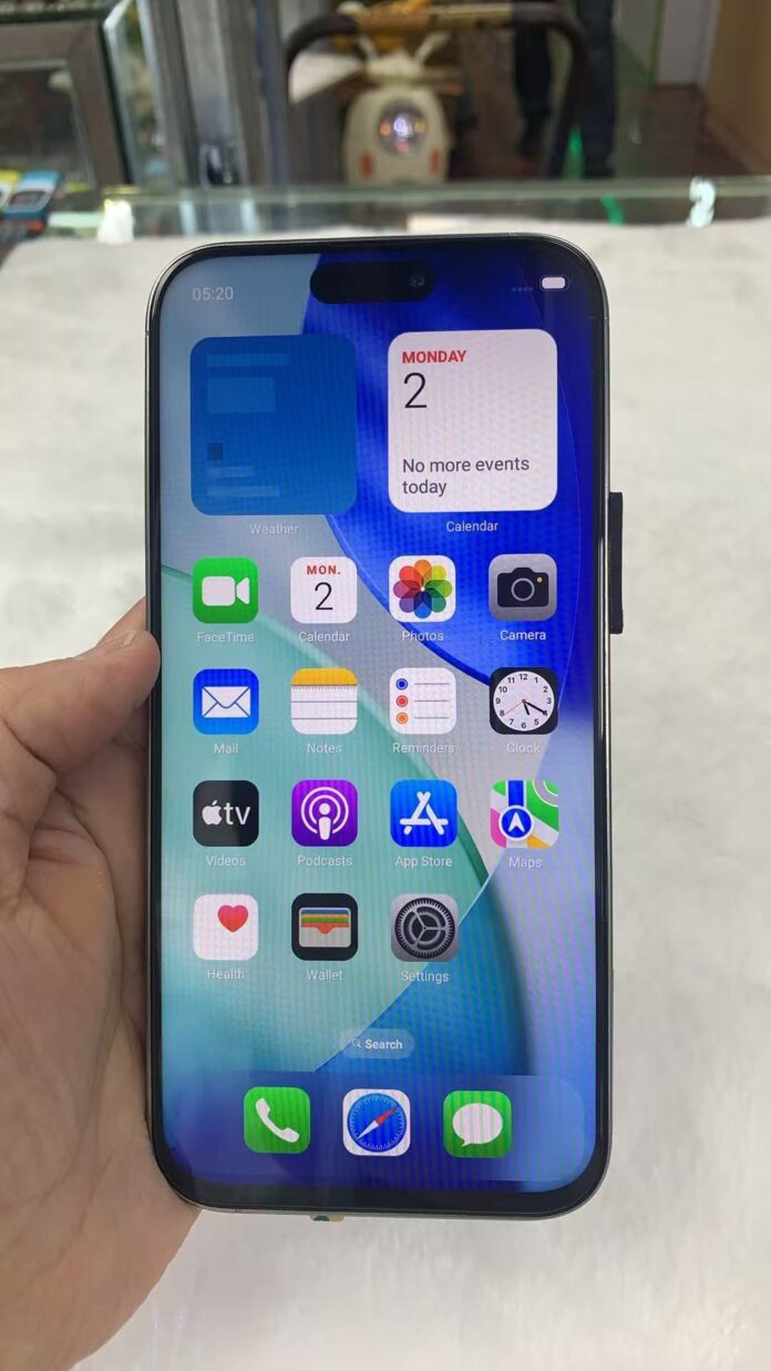 Mặt trước iPhone 17 Pro nhái (Ảnh: Internet)