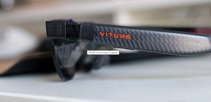 Logo VITURE Luma Pro trên kính (Ảnh: Internet)