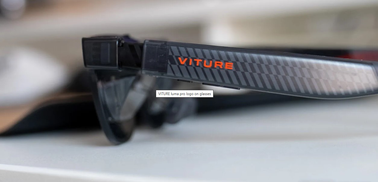 Logo VITURE Luma Pro trên kính (Ảnh: Internet)