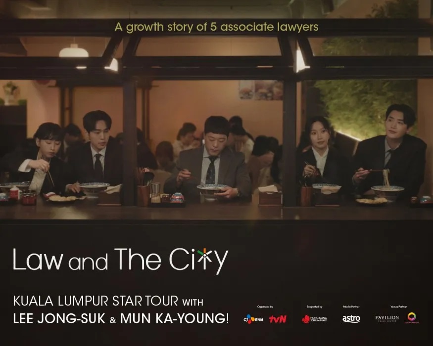 Đây là lần đầu tiên Lee Jong Suk và Mun Ka Young hợp tác trong một bộ phim dài tập và cũng là lần đầu cả hai cùng xuất hiện tại Malaysia trong một sự kiện chính thức (Ảnh: Internet)