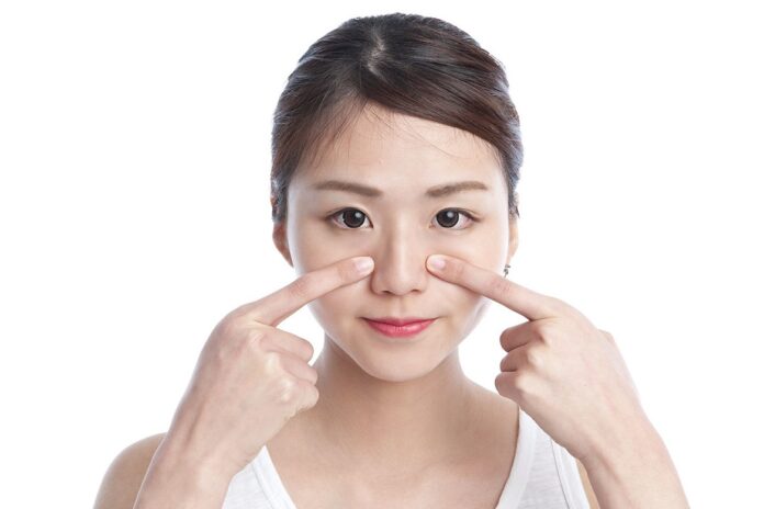 Bấm bóp huyệt giảm sưng, phù nề mặt