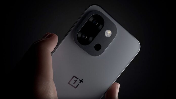 OnePlus 15 sẽ được trang bị ba ống kính, gồm cảm biến chính 50MP, một ống kính góc siêu rộng và một camera tele tiềm vọng (Ảnh: Internet) OnePlus 15 sẽ được trang bị ba ống kính, gồm cảm biến chính 50MP, một ống kính góc siêu rộng và một camera tele tiềm vọng (Ảnh: Internet)