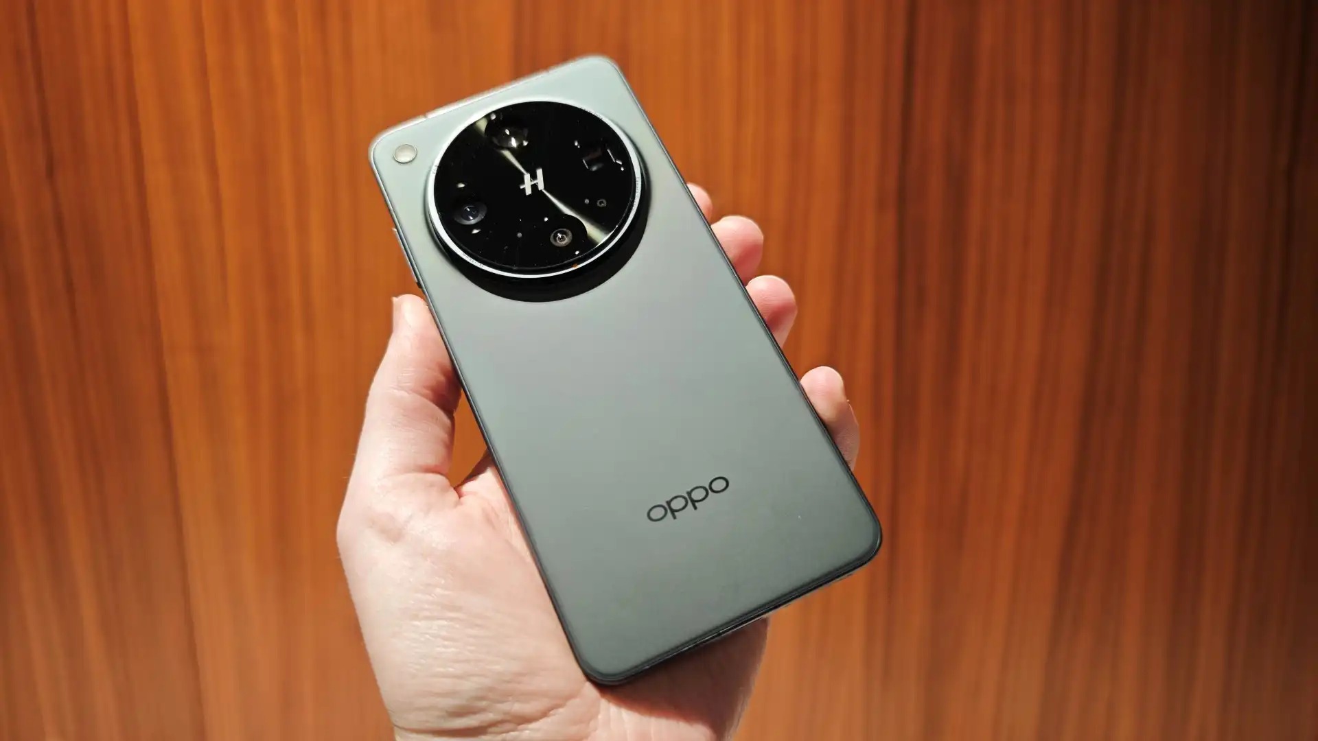 Oppo Find X8 Ultra (Ảnh: Internet)