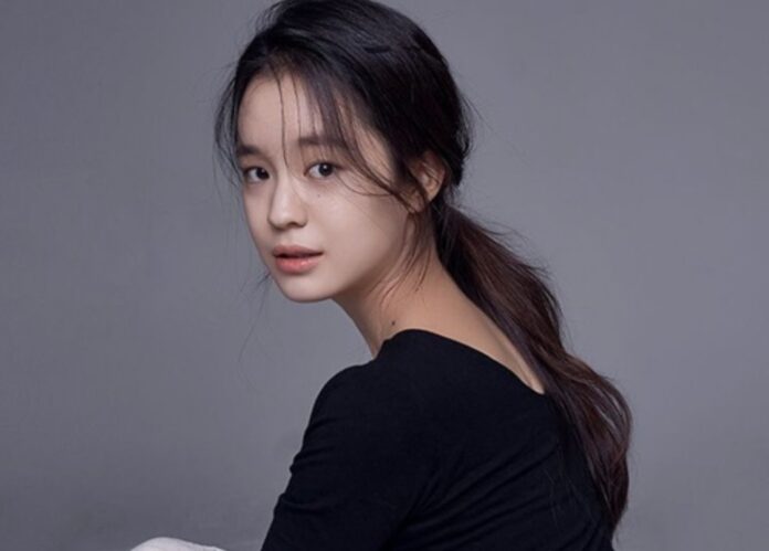 Trước khi theo đuổi nghiệp diễn, Park Hae Eun tốt nghiệp chuyên ngành thiết kế tại một trường đại học nghệ thuật và từng chia sẻ niềm đam mê với mỹ thuật từ thời học sinh (Ảnh: Internet)