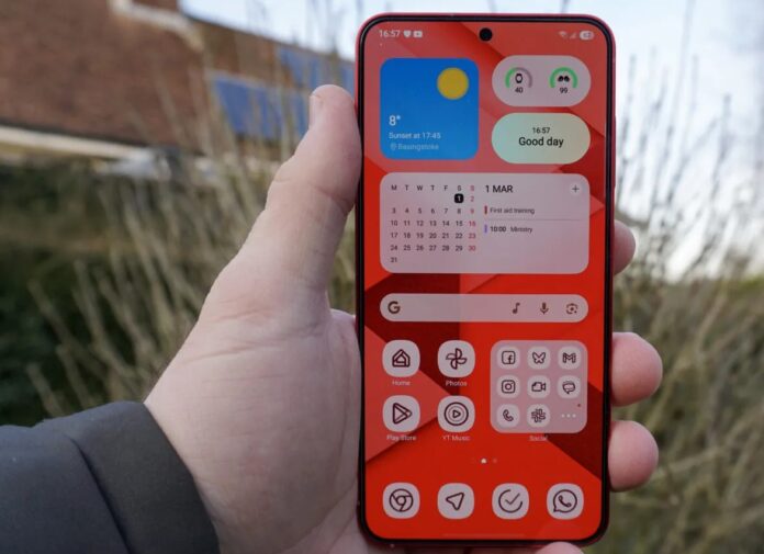 Điện thoại Galaxy S25 màu đỏ (Ảnh: Internet) Điện thoại Galaxy S25 màu đỏ (Ảnh: Internet)