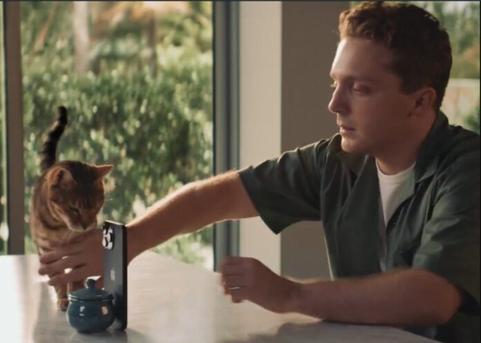 Video quảng cáo mới của Samsung (Ảnh: Internet) Video quảng cáo mới của Samsung (Ảnh: Internet)