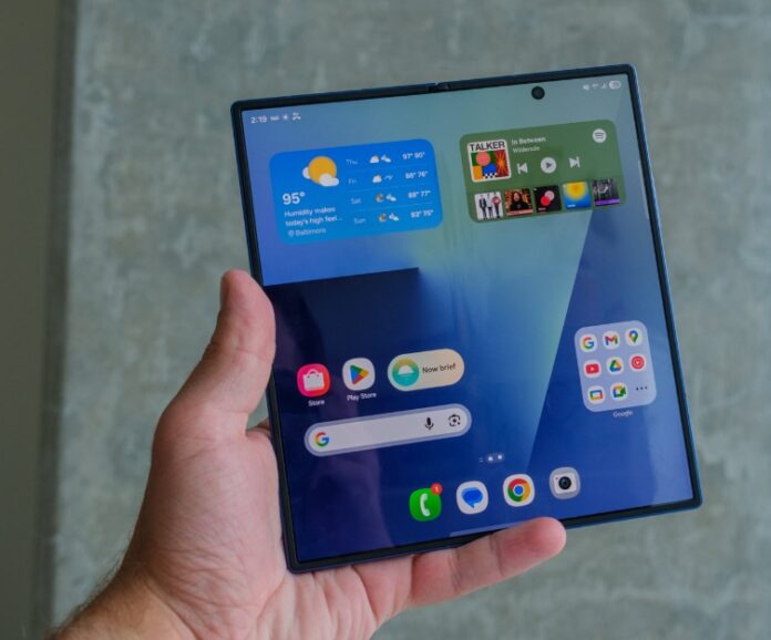 Điện thoại màn hình gập Galaxy Z Fold 7 (Ảnh: Internet) Điện thoại màn hình gập Galaxy Z Fold 7 (Ảnh: Internet)
