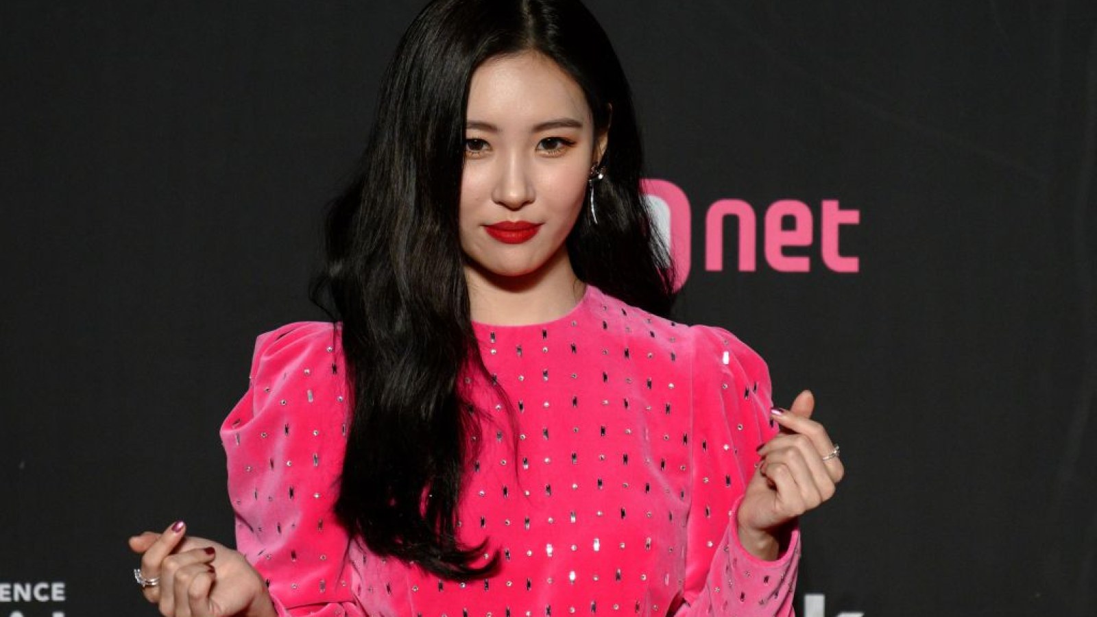 Sunmi từng được giới thiệu trên các tạp chí như Rolling Stone và Billboard, và là nghệ sĩ solo nữ hiếm hoi giữ được sức hút đều đặn trong suốt hơn một thập kỷ hoạt động (Ảnh: Internet)