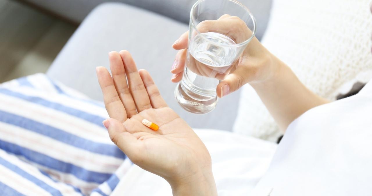 Nếu tình trạng mụn vẫn không cải thiện, bạn có thể đến gặp bác sĩ để được khám và kê đơn cụ thể