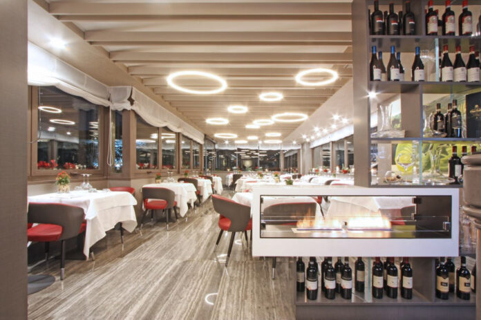 Ambrosia Rooftop Restaurant & Bar (Ảnh: Internet)