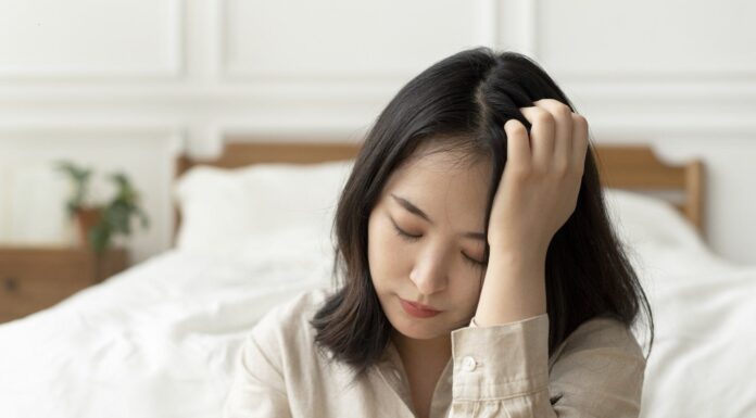 5 lý do khiến bạn cảm thấy chóng mặt khi thức dậy