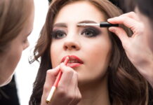 Mẹo trang điểm đều màu trên da khô bong tróc