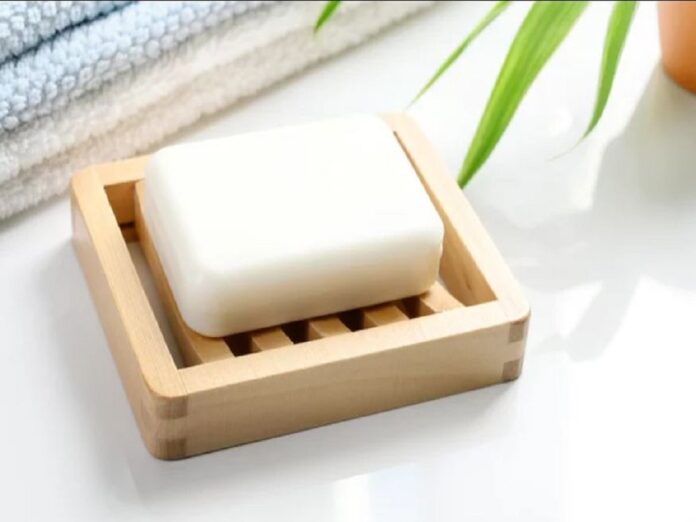 Dùng xà phòng không phù hợp