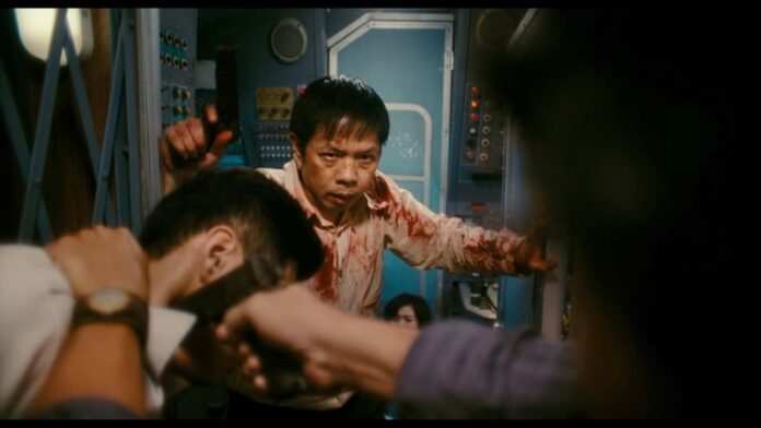 Cảnh hành động nghẹt thở trong phim Tử Chiến Trên Không.