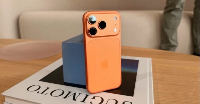 iPhone 17 Pro Max trụ tới 13 giờ trong bài test thực tế, vượt Galaxy S25 Ultra gần 1 giờ đồng hồ (Ảnh: Internet)