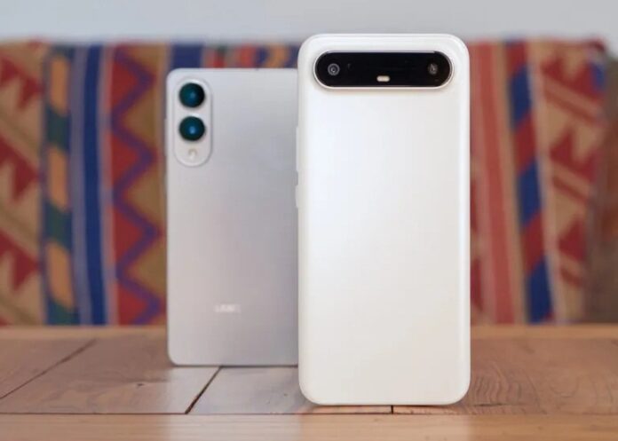 Điện thoại TECNO Slim so với Galaxy S25 Edge (Ảnh: Internet) Điện thoại TECNO Slim so với Galaxy S25 Edge (Ảnh: Internet)