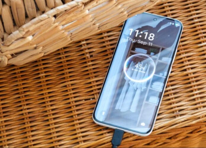 Điện thoại TECNO Slim (Ảnh: Internet) Điện thoại TECNO Slim (Ảnh: Internet)