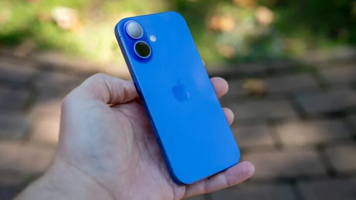 iPhone 17 tiêu chuẩn trang bị chip A19, với CPU nhanh hơn 50% và GPU mạnh gấp 2,1 lần so với iPhone 16 (Ảnh: Internet) iPhone 17 tiêu chuẩn trang bị chip A19, với CPU nhanh hơn 50% và GPU mạnh gấp 2,1 lần so với iPhone 16 (Ảnh: Internet)