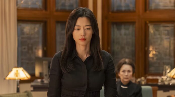 Với hình tượng sang trọng, thông minh và khí chất "nữ thần màn ảnh", Jun Ji Hyun luôn là lựa chọn hàng đầu của các nhãn hàng khi nhắm tới thị trường Hàn Quốc và Trung Quốc (Ảnh: Internet)