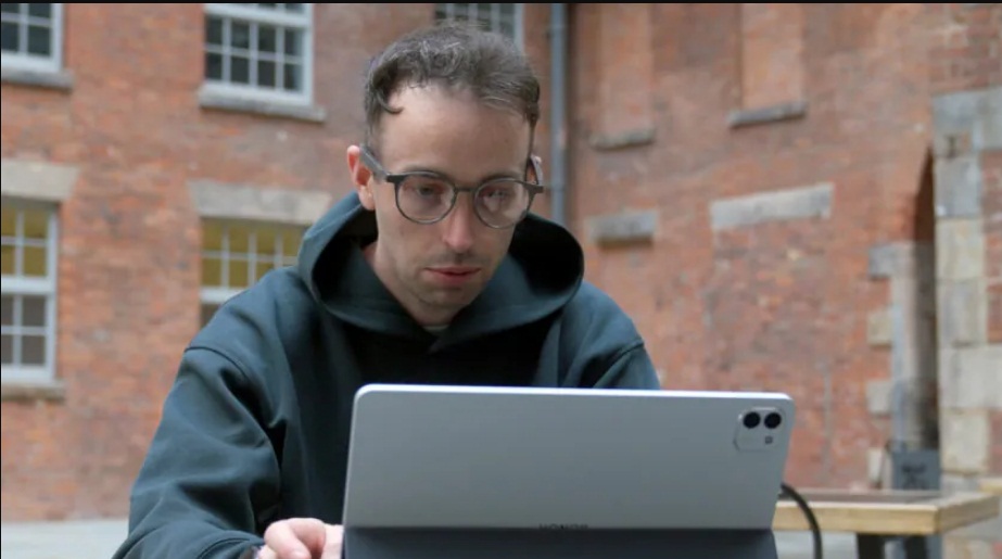 Kính AI Dymesty (Ảnh: Internet)