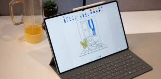 Samsung ra mắt máy tính bảng Galaxy Tab S11 và Tab S11 Ultra với độ mỏng ấn tượn Galaxy Tab S11 Ultra với bàn phím folio và bút S Pen (Ảnh: Internet)