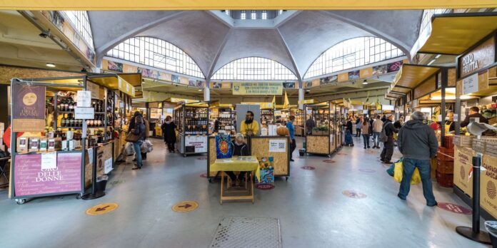 Mercato di Campagna Amica al Circo Massimo (Ảnh: Internet)