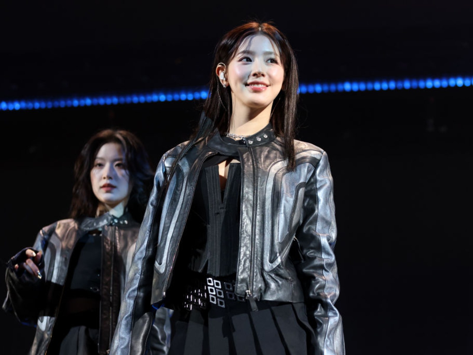 Miyeon (tên thật là Cho Mi-yeon, sinh năm 1997) là một trong những giọng ca chính của (G)I-DLE, nổi bật với chất giọng thanh thoát và nền tảng âm nhạc vững chắc – cô từng học violin, guitar và piano từ nhỏ (Ảnh: Internet)