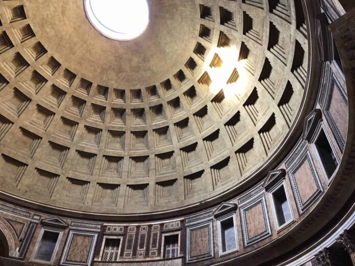 Mái vòm của Đền Pantheon - mái vòm bê-tông không gia cố lớn nhất thế giới (Ảnh: Internet)
