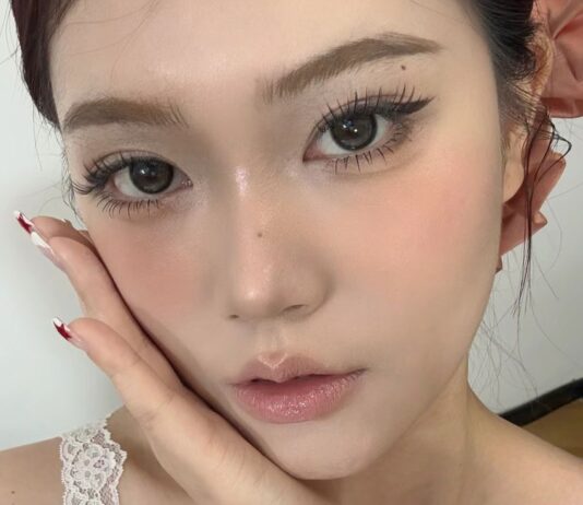 Dùng 1 màu má đã quá lỗi thời – xu hướng trang điểm mới là phối màu má hồng mới xinh