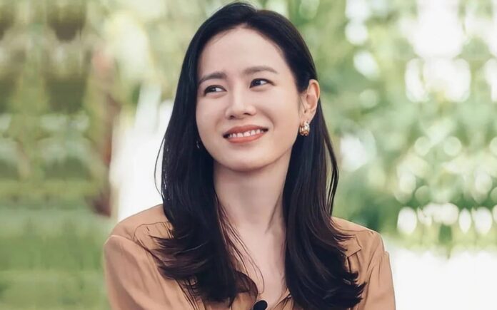 Son Ye Jin là nữ diễn viên hàng đầu Hàn Quốc, nổi tiếng với nhiều vai chính trong các phim điện ảnh và truyền hình ăn khách, bao gồm “Crash Landing on You” và “The Classic” (Ảnh: Internet)