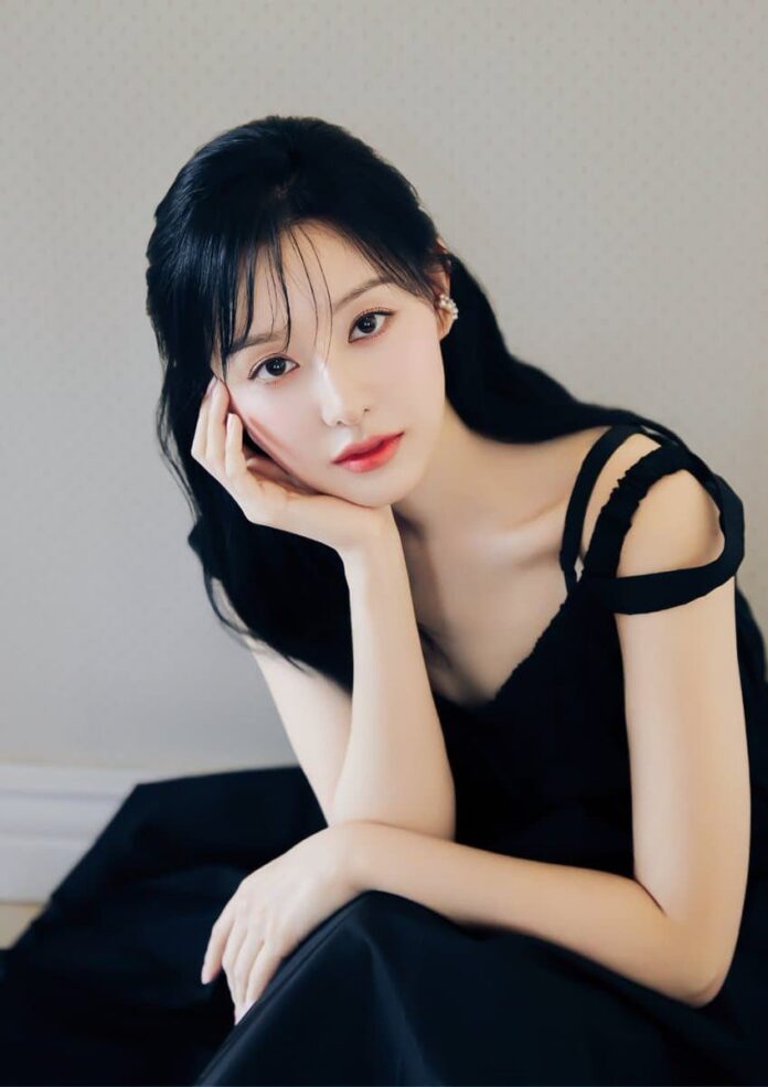 Sự kết hợp giữa biên kịch Jeong Seo-kyung, đạo diễn Kim Hee-won và Kim Ji-won được kỳ vọng sẽ mang đến một tác phẩm vừa kịch tính, sâu sắc, vừa đầy cảm xúc