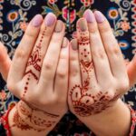 5 mẹo giúp làm mờ hình xăm henna nhanh hơn nhưng vẫn an toàn cho da 5 mẹo giúp làm mờ hình xăm henna nhanh hơn nhưng vẫn an toàn cho da