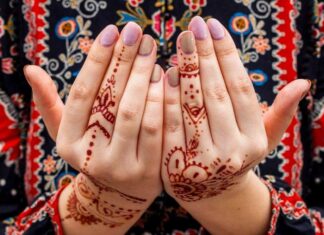 5 mẹo giúp làm mờ hình xăm henna nhanh hơn nhưng vẫn an toàn cho da 5 mẹo giúp làm mờ hình xăm henna nhanh hơn nhưng vẫn an toàn cho da