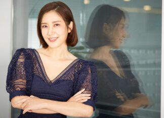 Nữ diễn viên Yoo Ho-jung trở lại màn ảnh nhỏ sau 10 năm với phim cuối tuần của KBS Nữ diễn viên Yoo Ho-jung trở lại màn ảnh nhỏ sau 10 năm với phim cuối tuần của KBS