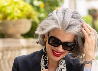 7 phụ kiện thanh lịch giúp phụ nữ trên 50 tuổi tỏa sáng một cách tinh tế và sang trọng