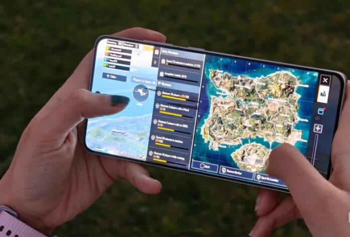 Điện thoại OnePlus 13R chơi game (Ảnh: Internet) Điện thoại OnePlus 13R chơi game (Ảnh: Internet)