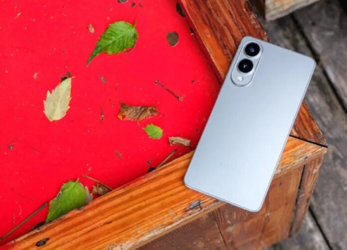 Điện thoại Galaxy S25 Edge sở hữu nhiều yếu tố thông minh nhưng chưa được kết hợp tối ưu (Ảnh: Internet)