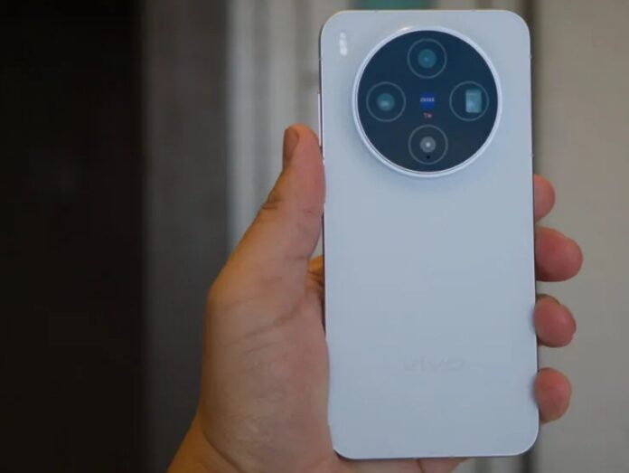 Mẫu điện thoại Vivo X300 tiêu chuẩn (Ảnh: Internet) Mẫu điện thoại Vivo X300 tiêu chuẩn (Ảnh: Internet)