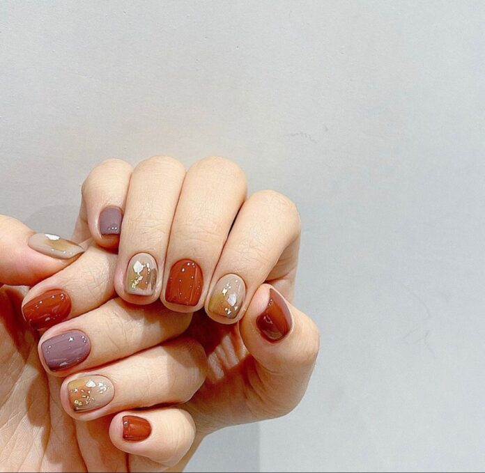 [Fall nails] 300+ mẫu nail tay đẹp cho mùa thu dịu dàng, thơ mộng ấm áp dịu dàng fall nails mẫu nail đẹp Mùa thu nail gấm nail mắt mèo nail mùa thu nail tay đẹp thanh lịch thơ mộng