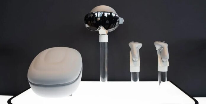 Hộp bảo vệ, tai nghe và bộ điều khiển du lịch của Galaxy XR (Ảnh: Internet) Hộp bảo vệ, tai nghe và bộ điều khiển du lịch của Galaxy XR (Ảnh: Internet)