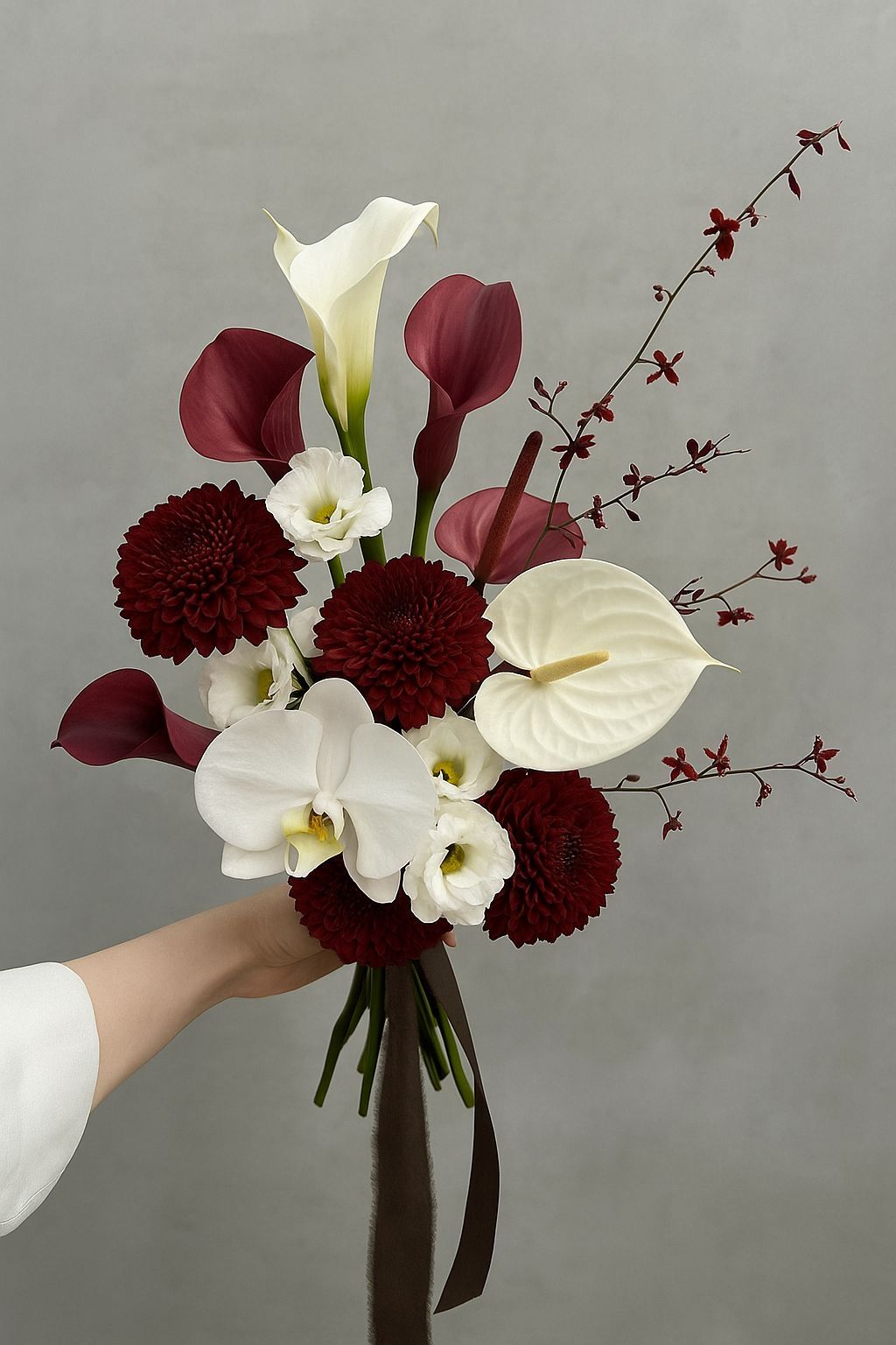 Hoa hồng môn trắng mix thêm hoa lan và vài tone màu đỏ