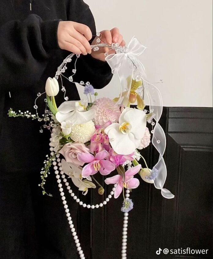 Giỏ hoa cưới thanh lịch